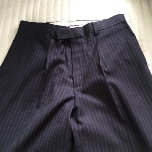 Suit - Picture 4 of 6